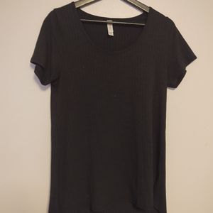 Basic LuLaRoe tee